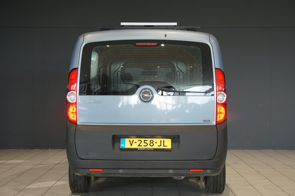 38430792-5.jpg