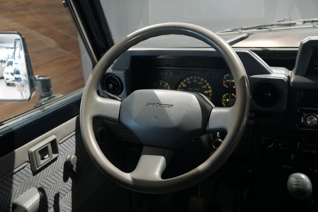 42716325-19.jpg