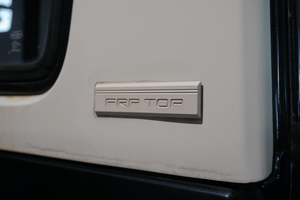 42716325-30.jpg