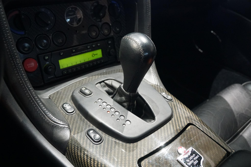 42912044-11.jpg