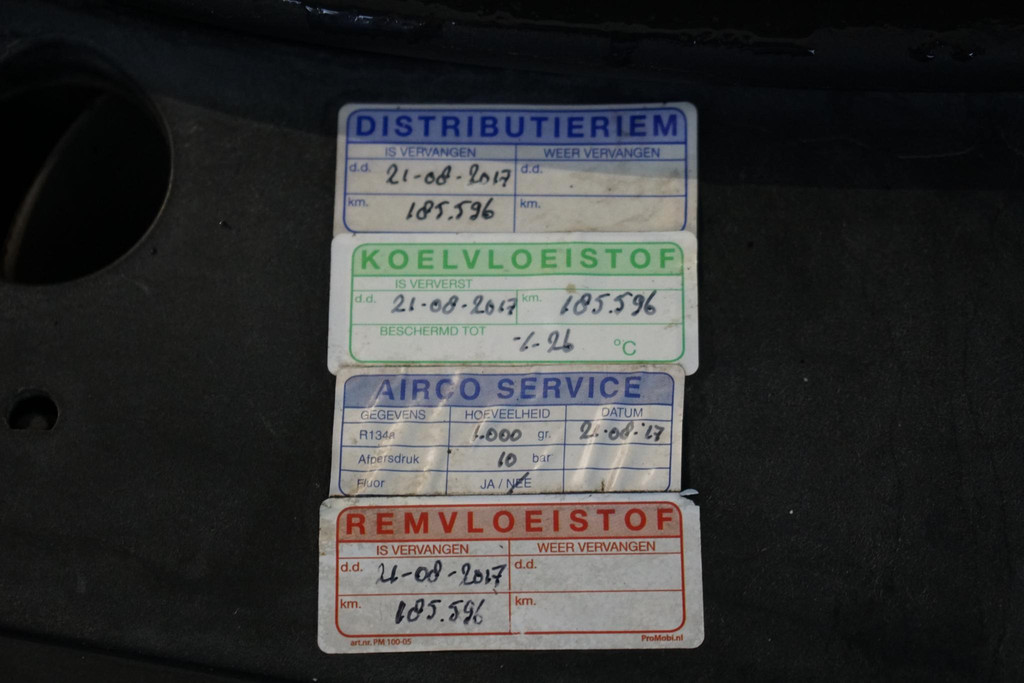 43967031-13.jpg