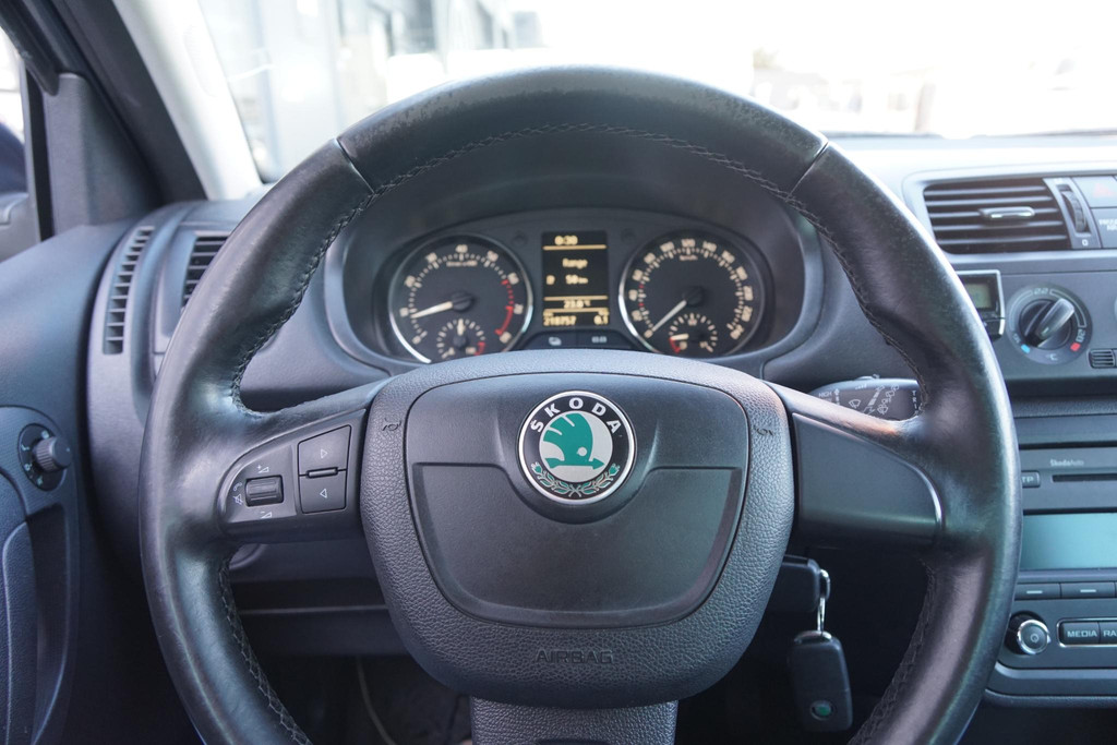 47064851-6.jpg