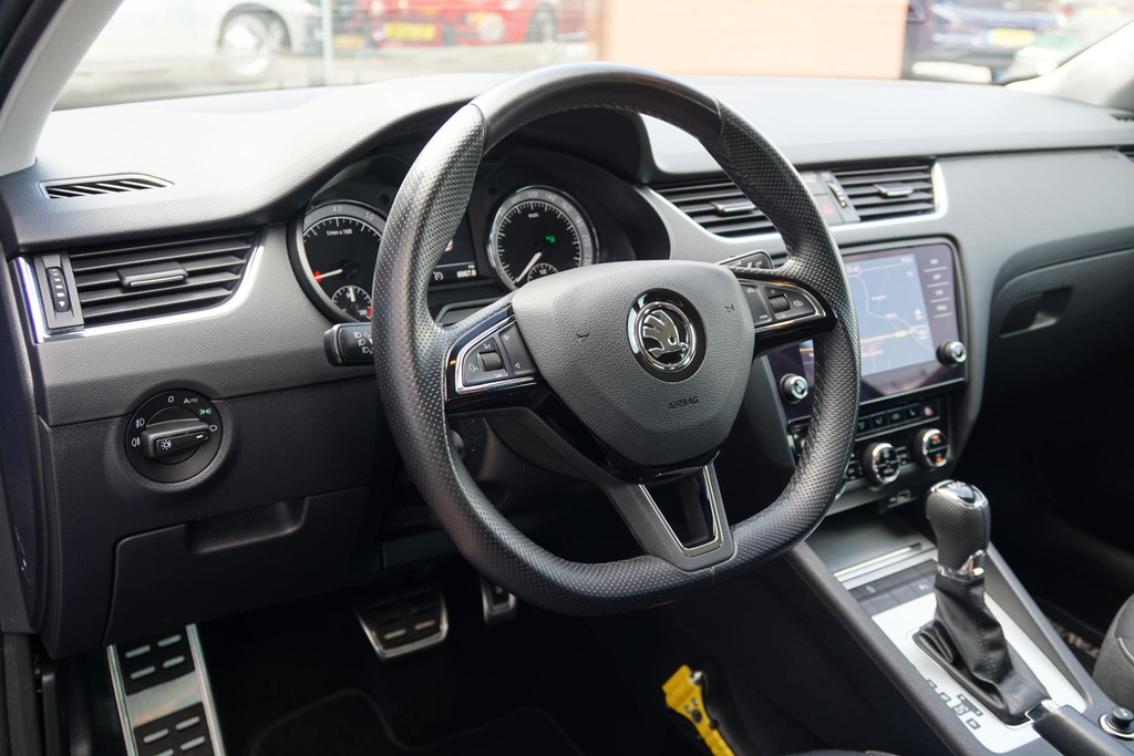 47307536-3.jpg