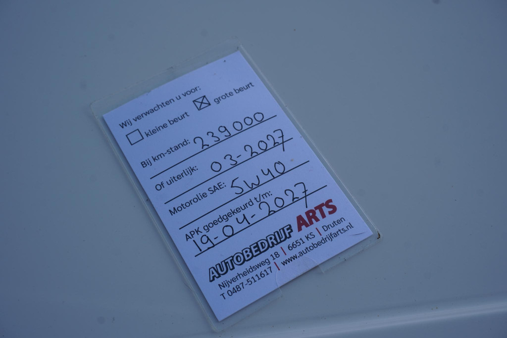 54415519-14.jpg